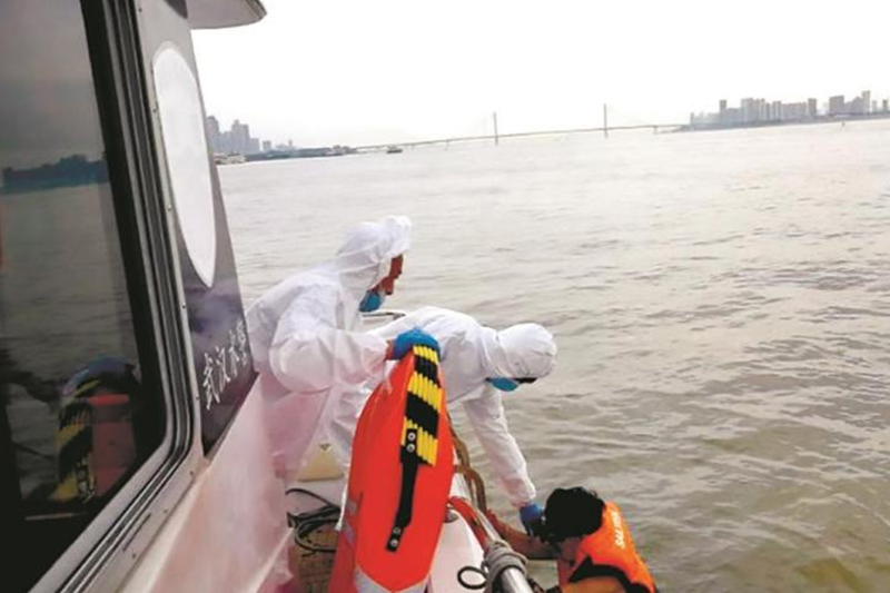 Salvando una vida en Wuhan a lo largo del río Yangtze