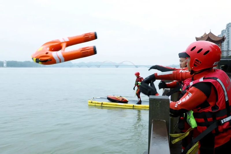 ¡Qué inspirador! En Changde Water Rescue large - scale Joint exercise, varios tipos de lucha contra incendios